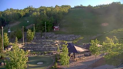 Blue Mountain: Base (bluemountain.ca)