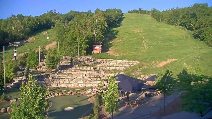 Blue Mountain: Base (bluemountain.ca)