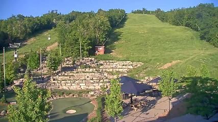 Blue Mountain: Base (bluemountain.ca)