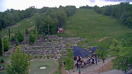 Blue Mountain: Base (bluemountain.ca)