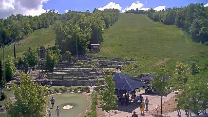 Blue Mountain: Base (bluemountain.ca)
