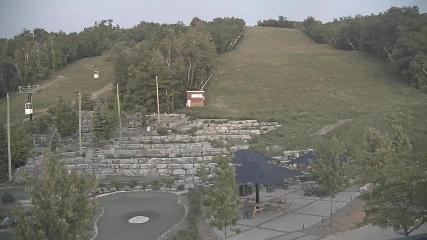 Blue Mountain: Base (bluemountain.ca)