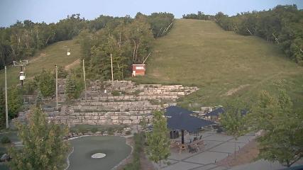 Blue Mountain: Base (bluemountain.ca)