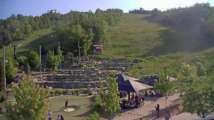Blue Mountain: Base (bluemountain.ca)