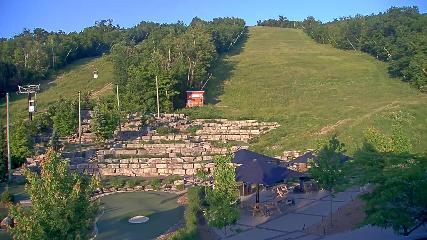 Blue Mountain: Base (bluemountain.ca)