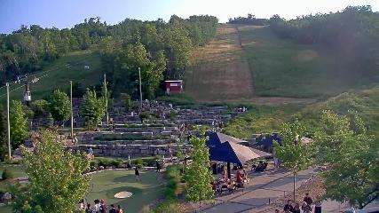 Blue Mountain: Base (bluemountain.ca)