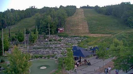 Blue Mountain: Base (bluemountain.ca)