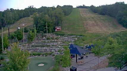 Blue Mountain: Base (bluemountain.ca)
