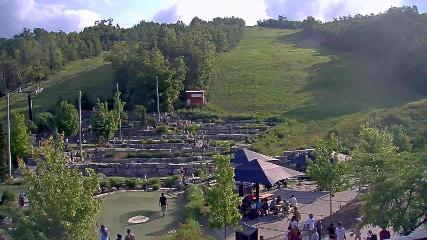 Blue Mountain: Base (bluemountain.ca)