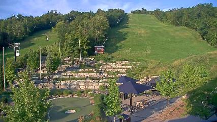 Blue Mountain: Base (bluemountain.ca)