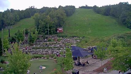 Blue Mountain: Base (bluemountain.ca)