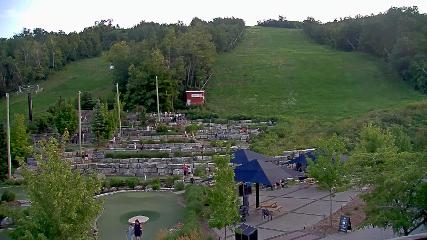 Blue Mountain: Base (bluemountain.ca)
