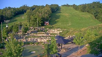 Blue Mountain: Base (bluemountain.ca)