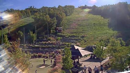 Blue Mountain: Base (bluemountain.ca)