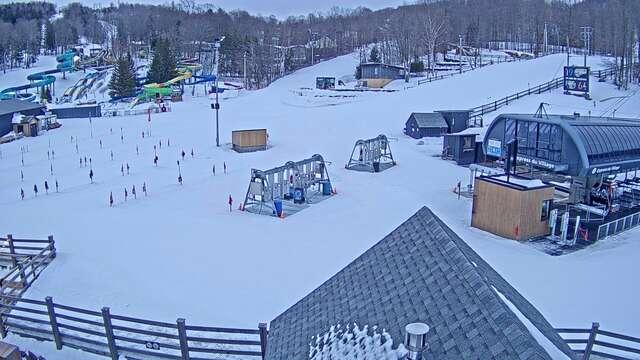 Webcam Bromont: Lift Express du Village