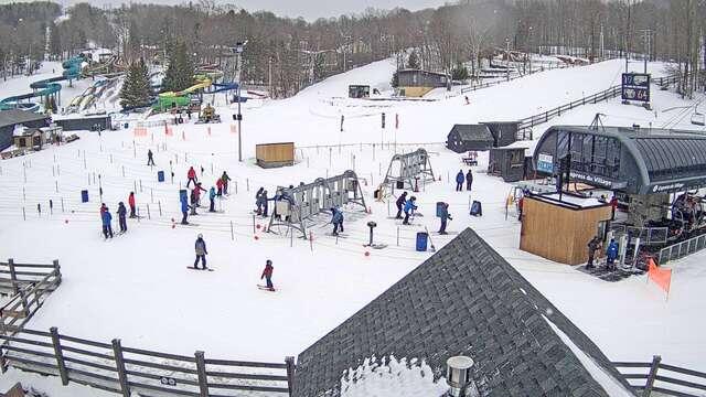 Webcam Bromont: Lift Express du Village