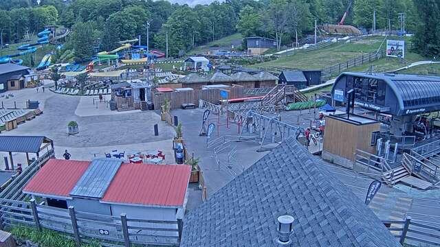 Webcam Bromont: Lift Express du Village