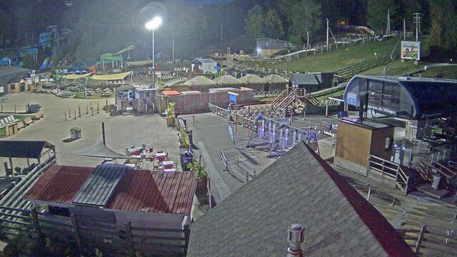 Webcam Bromont: Lift Express du Village