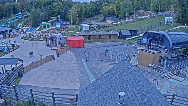 Webcam Bromont: Lift Express du Village