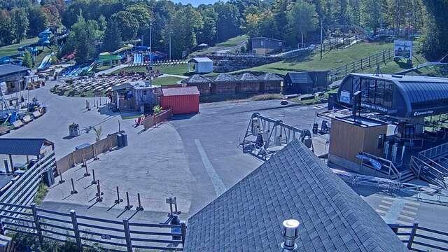 Webcam Bromont: Lift Express du Village