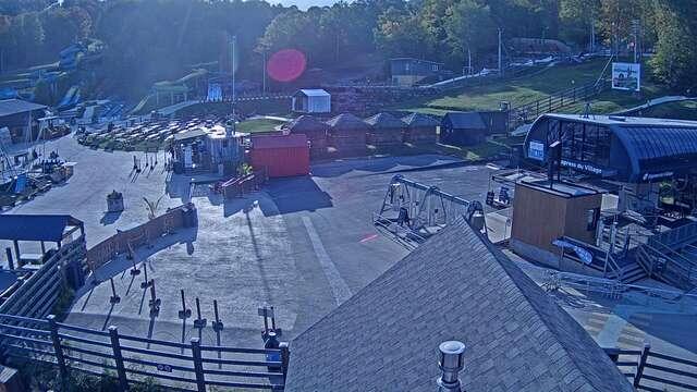 Webcam Bromont: Lift Express du Village