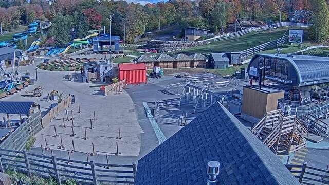 Webcam Bromont: Lift Express du Village