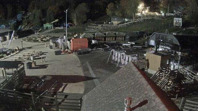 Webcam Bromont: Lift Express du Village