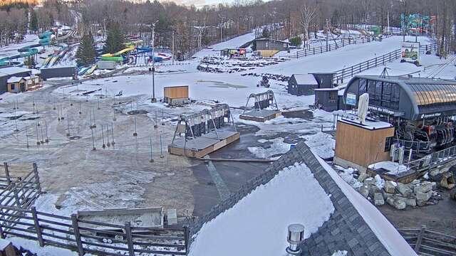Webcam Bromont: Lift Express du Village