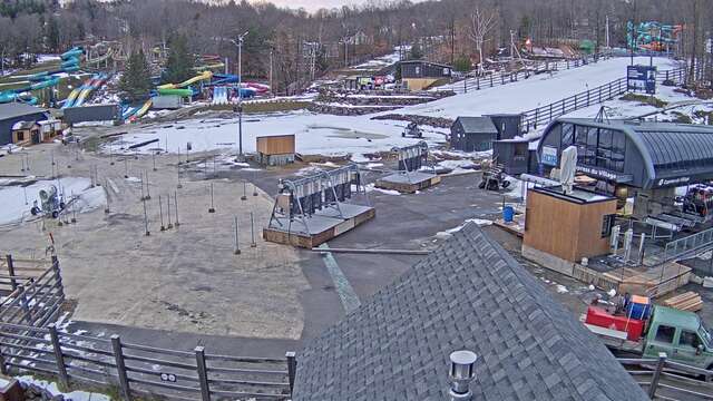Webcam Bromont: Lift Express du Village