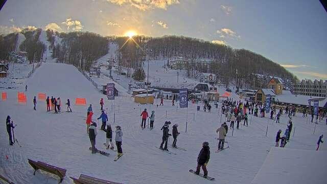 Webcam Bromont: Lift Express du Village