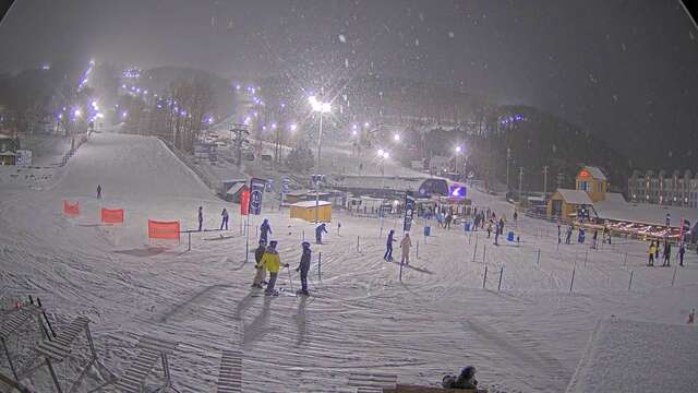 Webcam Bromont: Lift Express du Village