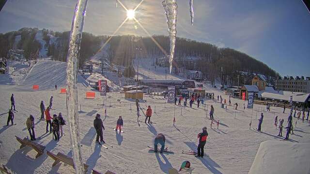 Webcam Bromont: Lift Express du Village