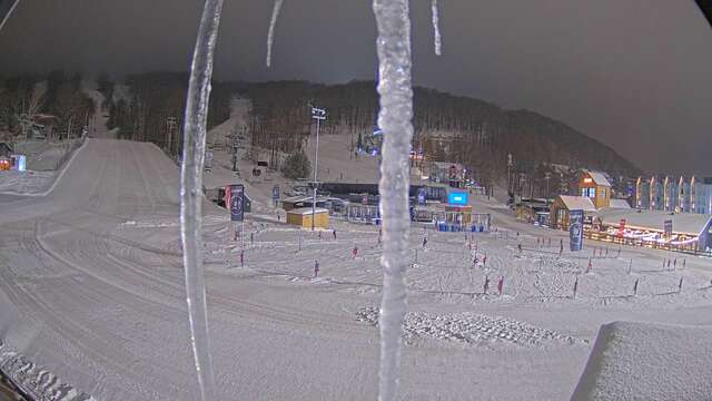 Webcam Bromont: Lift Express du Village