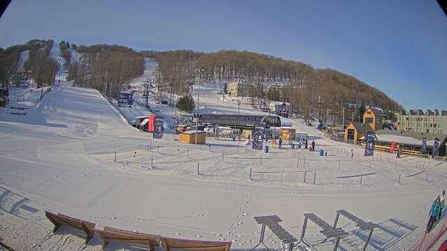 Webcam Bromont: Lift Express du Village