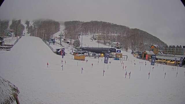 Webcam Bromont: Lift Express du Village