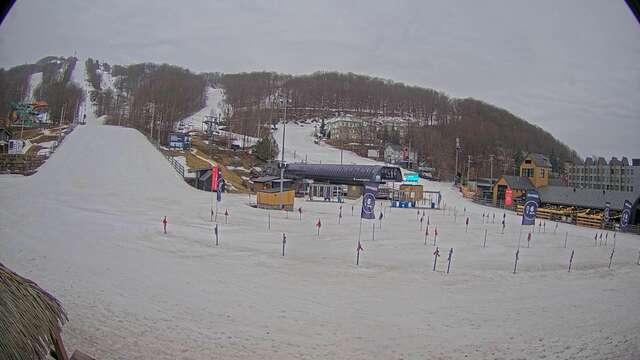 Webcam Bromont: Lift Express du Village