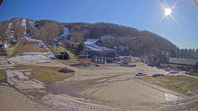 Webcam Bromont: Lift Express du Village