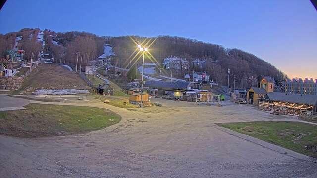 Webcam Bromont: Lift Express du Village
