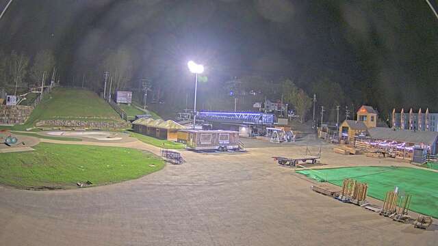 Webcam Bromont: Lift Express du Village