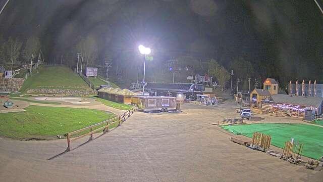 Webcam Bromont: Lift Express du Village