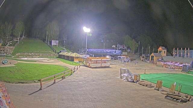 Webcam Bromont: Lift Express du Village