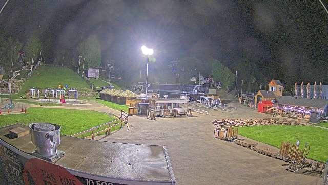 Webcam Bromont: Lift Express du Village