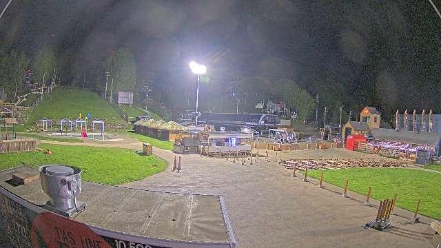 Webcam Bromont: Lift Express du Village
