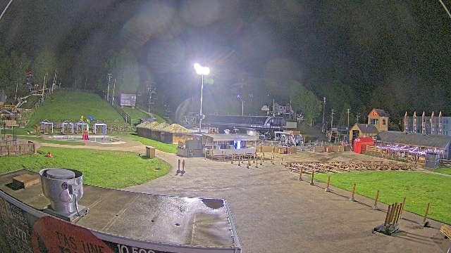 Webcam Bromont: Lift Express du Village