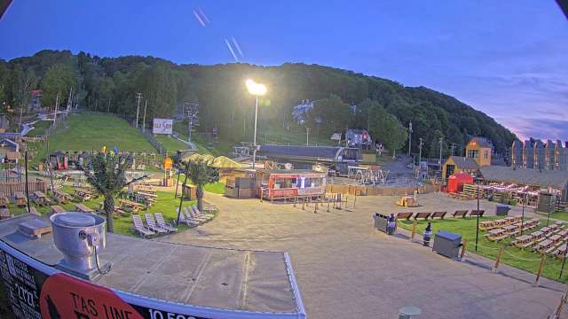 Webcam Bromont: Lift Express du Village
