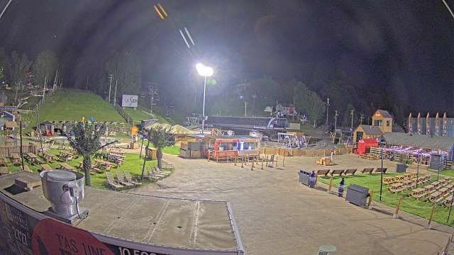 Webcam Bromont: Lift Express du Village