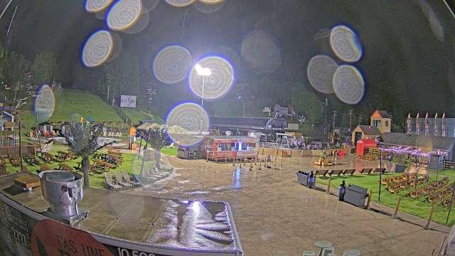 Webcam Bromont: Lift Express du Village