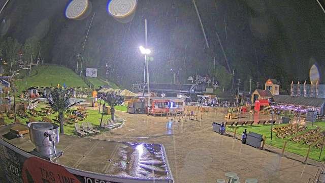 Webcam Bromont: Lift Express du Village