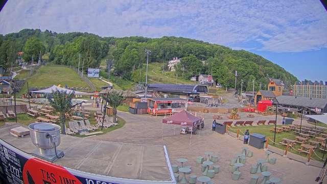 Webcam Bromont: Lift Express du Village