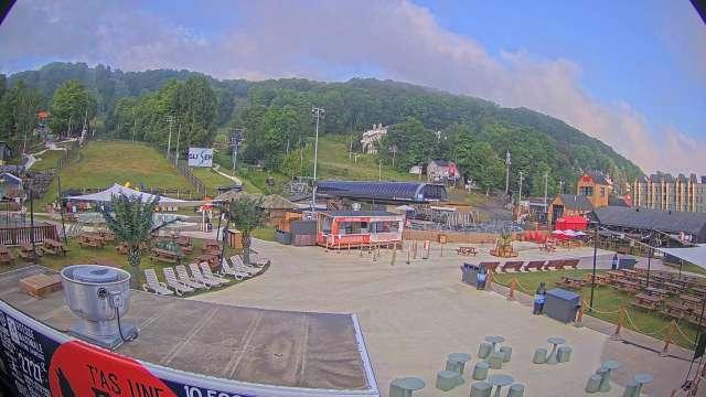 Webcam Bromont: Lift Express du Village
